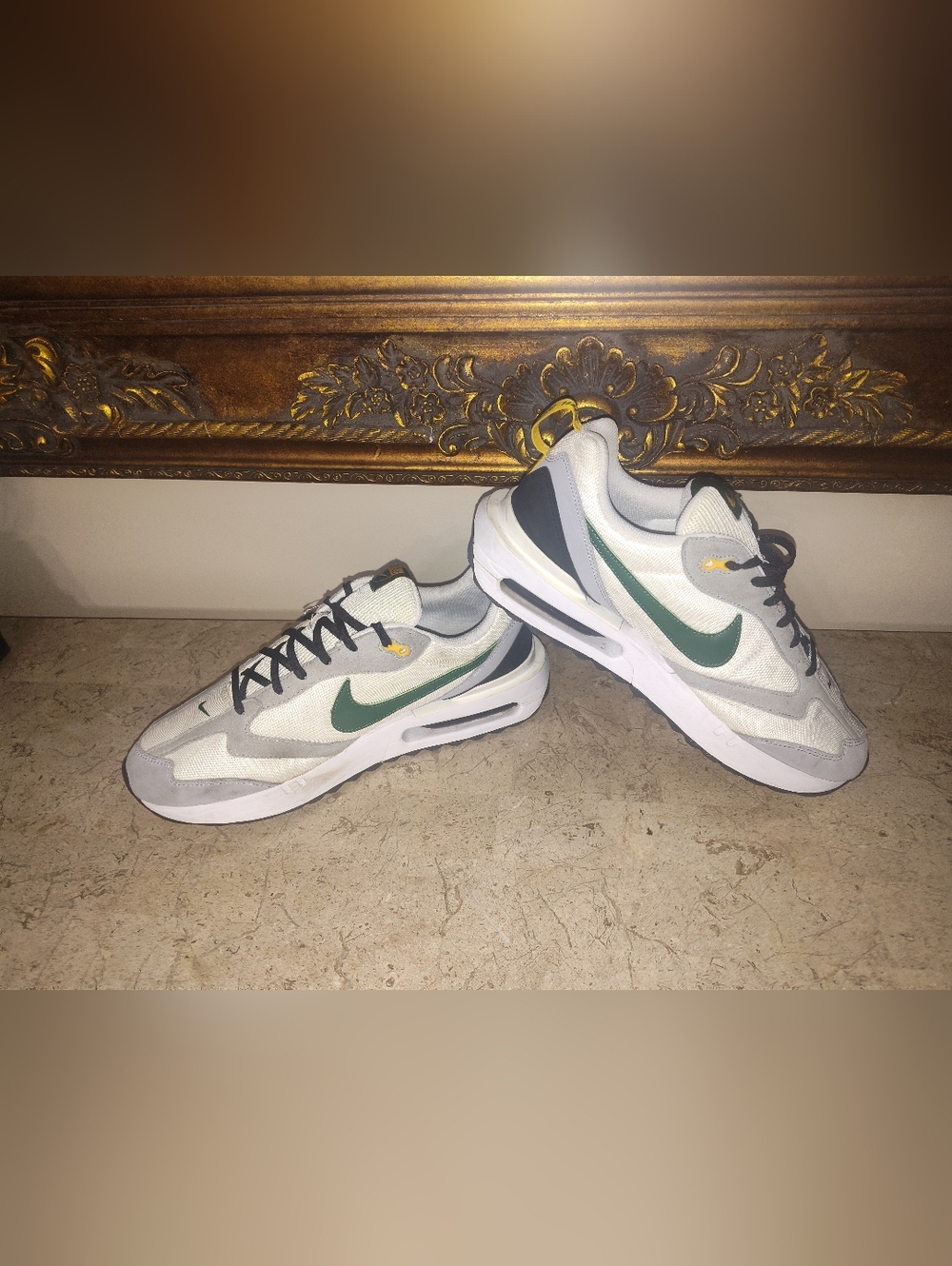 Nike Air Max Men’s White and Green Lifestyle Sneakers